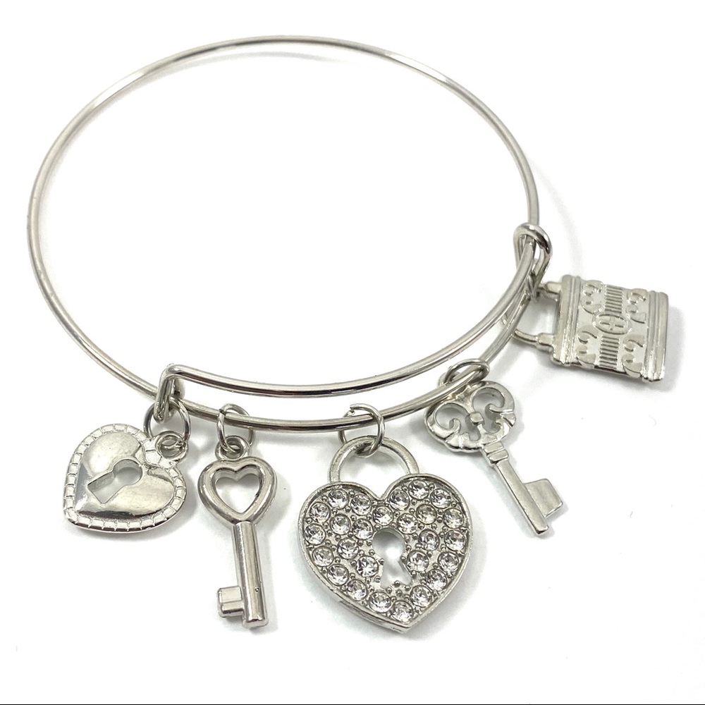 Key to my heart Silvertone charm bracelet (I)